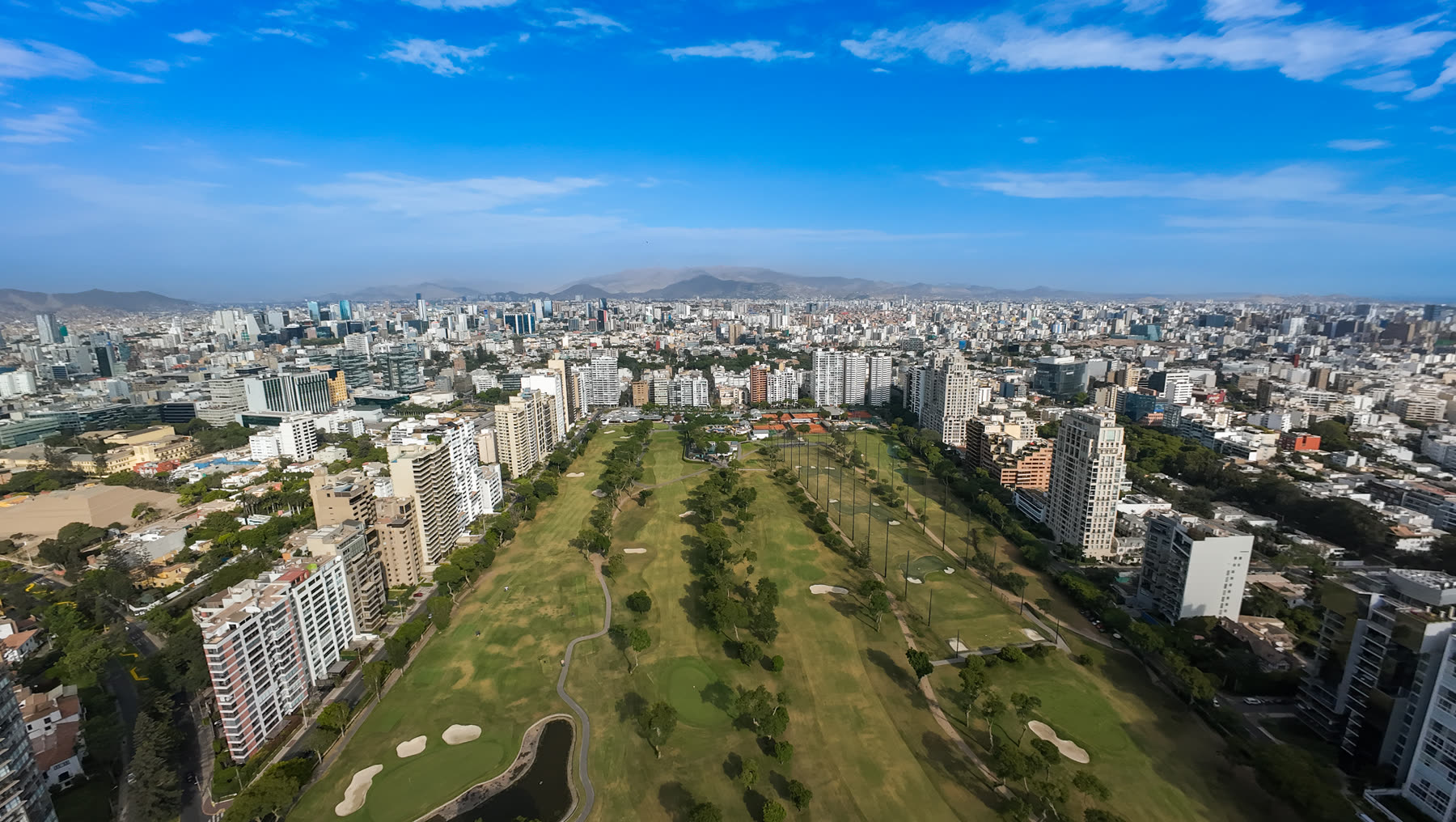 Panorámica aérea del campo de golf